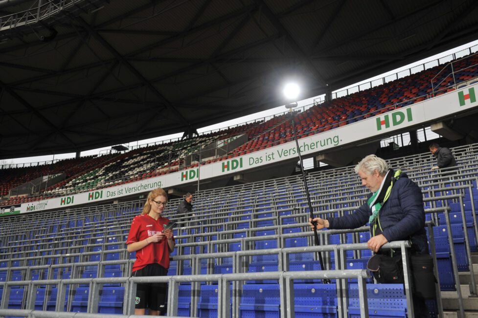 Hannover, 15.01.2015 WWW.SCHEFFEN.DE
96 Kartenverlosung
Charlotte Kramer , (Miss Niedersachsen 2015)
Foto: HENNING SCHEFFEN PHOTOGRAPHY
MOBIL: 01773193050
WWW.SCHEFFEN.DE
info@SCHEFFEN.DE
Friedrich-Engels-Str. 31
30880 Laatzen
Region Hannover / Niedersachsen / GERMANY
Bankverbindung:
Sparkasse Hannover BLZ 25050180 Konto 25069276