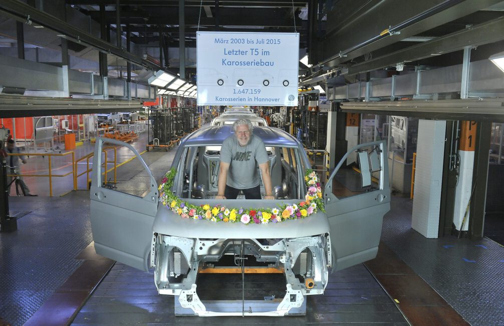 Hannover,29.06.2015 WWW.SCHEFFEN.DE
VW Nutzfahrzeuge
Karosseriebau
Letzter T5
Foto: HENNING SCHEFFEN PHOTOGRAPHY
MOBIL: 01773193050
WWW.SCHEFFEN.DE
info@SCHEFFEN.DE
Friedrich-Engels-Str. 31
30880 Laatzen
Region Hannover / Niedersachsen / GERMANY