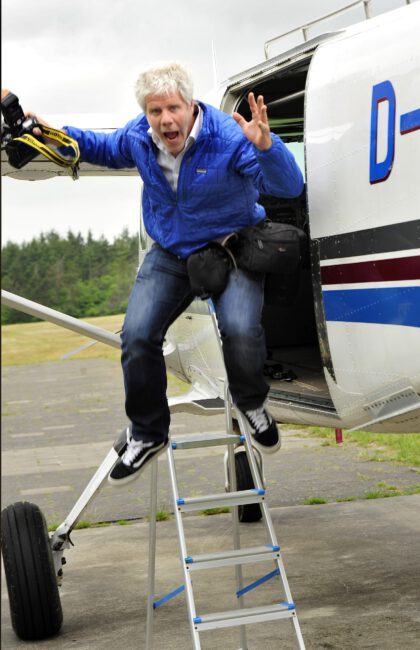 HAMBURG , 28.06.12, HENNING SCHEFFEN FOTOFRAF , FLUGPLATZ HARTENHOLM , FLIEGEN , FLUGZEUG , FALLSCHIRM SPRINGEN , FALLSCHIRMSPRUNG
COPYRIGHT:
RONALD SAWATZKI
TEL. 0171-202 30 40
ronald.sawatzki@t-online.de
POSTBANK
KTO. 62 97 87-203
BLZ 200 100 20
HONORAR + 7% MWST.